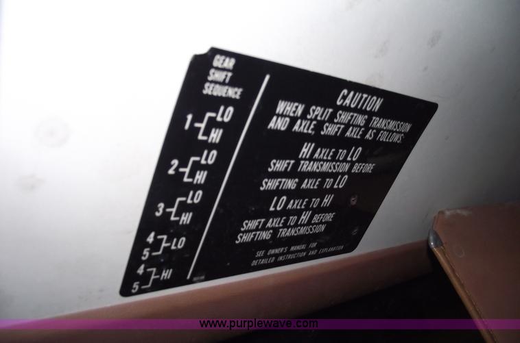 image for item 5525 1990 Chevrolet Kodiak box truck