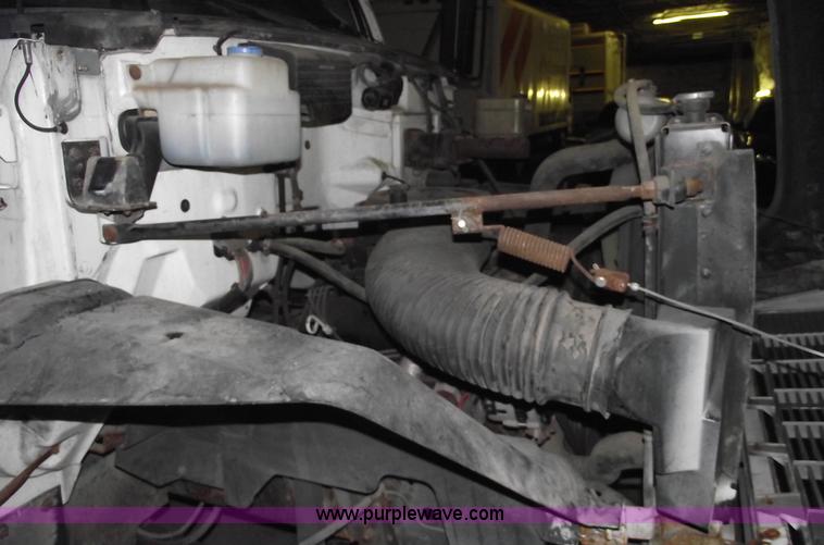 image for item 5525 1990 Chevrolet Kodiak box truck