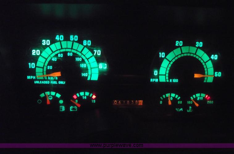 image for item 5525 1990 Chevrolet Kodiak box truck