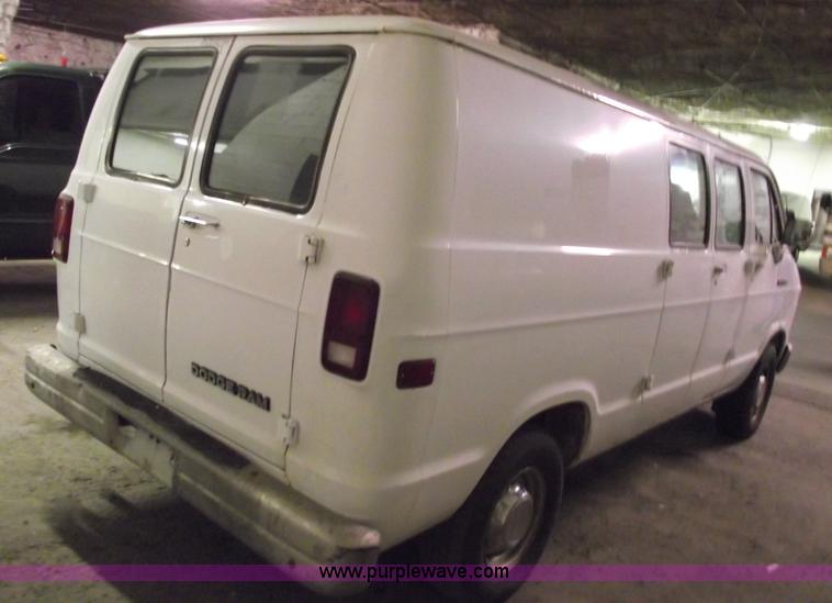 image for item 5532 1992 Dodge Ram B250 cargo van