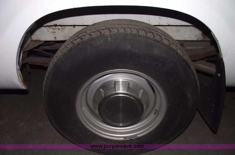 image for item 5532 1992 Dodge Ram B250 cargo van