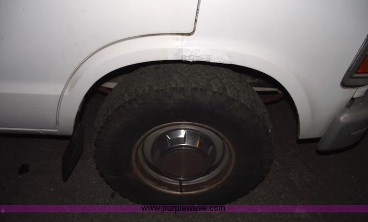 image for item 5532 1992 Dodge Ram B250 cargo van