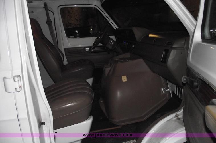 image for item 5532 1992 Dodge Ram B250 cargo van