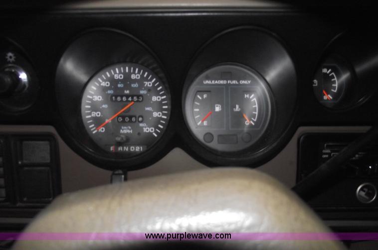 image for item 5532 1992 Dodge Ram B250 cargo van