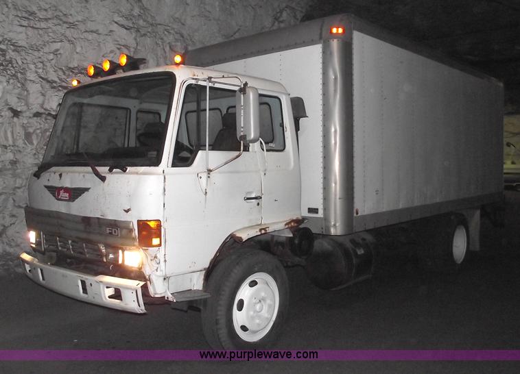 image for item 5551 1986 Hino FD cab over box truck