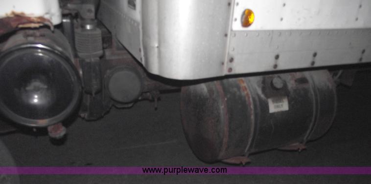 image for item 5551 1986 Hino FD cab over box truck