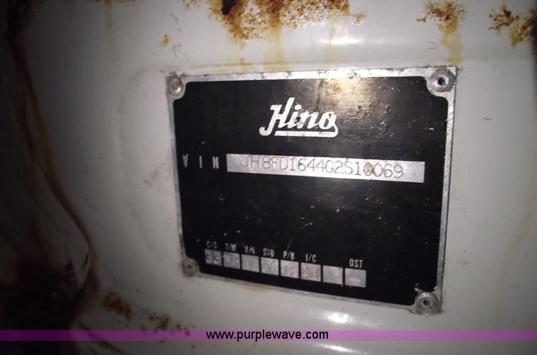 image for item 5551 1986 Hino FD cab over box truck