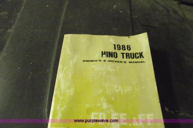 image for item 5551 1986 Hino FD cab over box truck