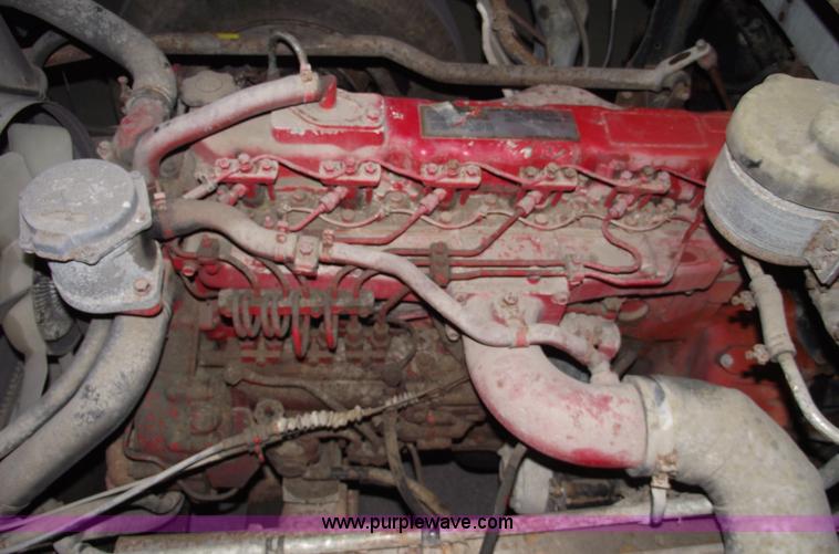 image for item 5551 1986 Hino FD cab over box truck