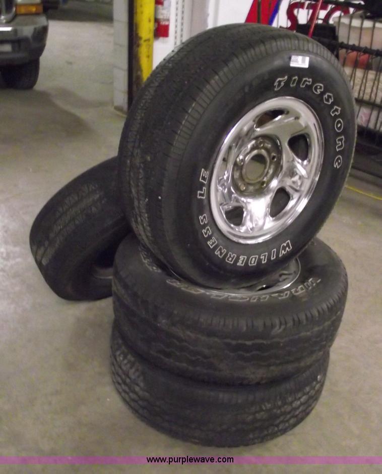 (4) wheels and tires in Independence, MO Item 5552 sold Purple Wave