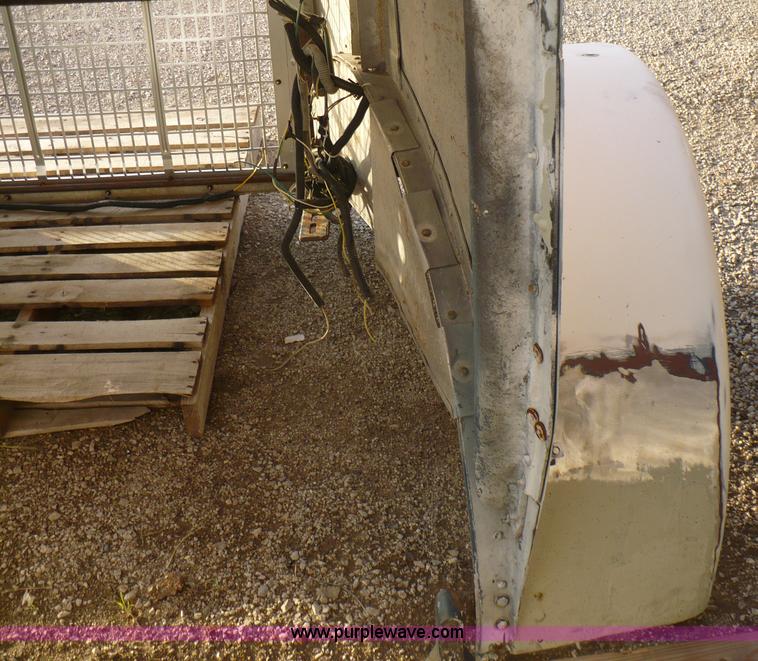 image for item 5895 1986 Freightliner hood