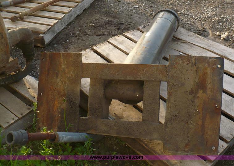 image for item 5896 Dump truck bed hydraulic cylinder