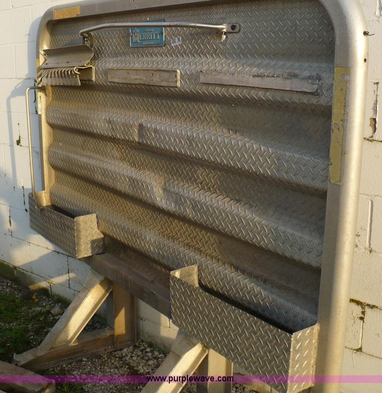 image for item 5899 Merritt aluminum headache rack