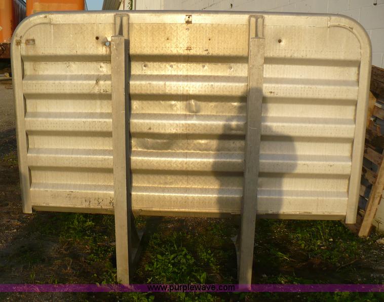 image for item 5899 Merritt aluminum headache rack