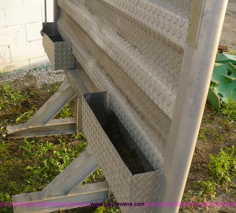 image for item 5899 Merritt aluminum headache rack