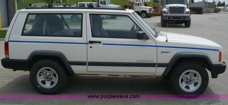 image for item 5961 1998 Jeep Cherokee Sport SUV