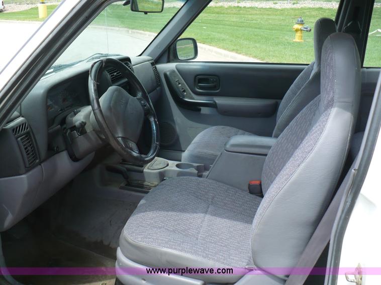 image for item 5961 1998 Jeep Cherokee Sport SUV