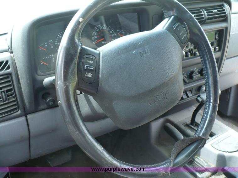 image for item 5961 1998 Jeep Cherokee Sport SUV