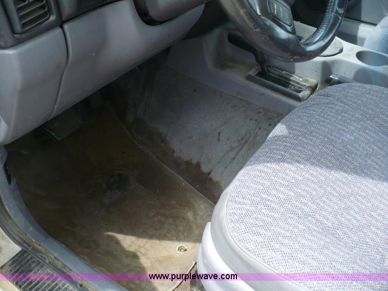 image for item 5961 1998 Jeep Cherokee Sport SUV