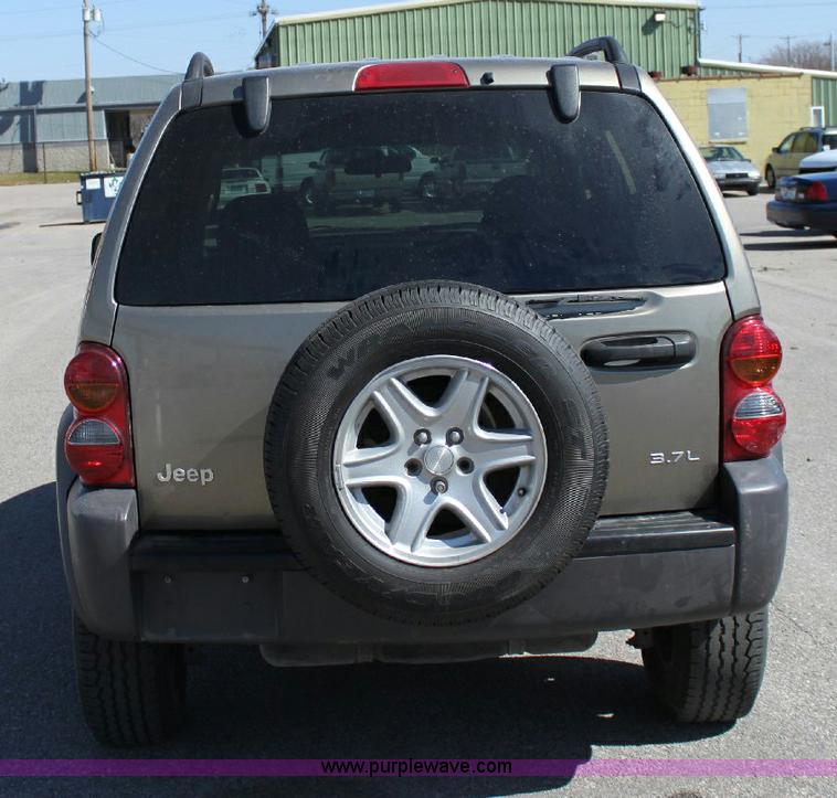 image for item 6437 2003 Jeep Liberty Sport SUV