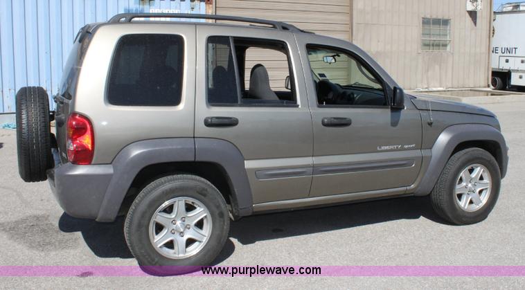 image for item 6437 2003 Jeep Liberty Sport SUV
