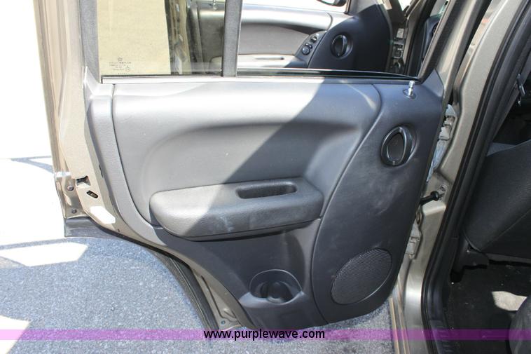 image for item 6437 2003 Jeep Liberty Sport SUV