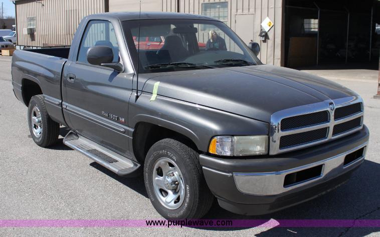image for item 6438 1998 Dodge Ram 1500 pickup truck