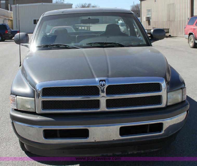 image for item 6438 1998 Dodge Ram 1500 pickup truck