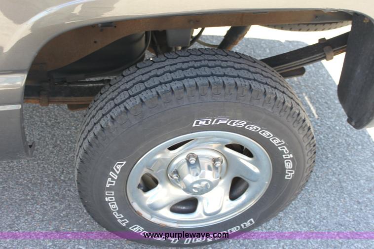 image for item 6438 1998 Dodge Ram 1500 pickup truck