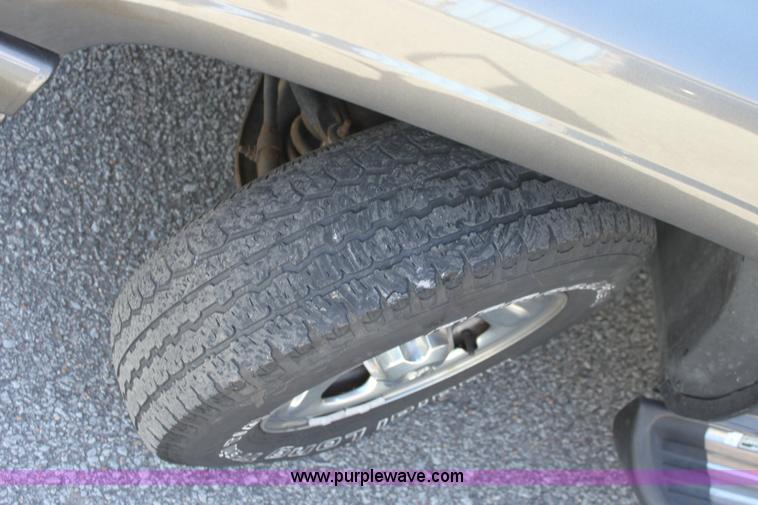 image for item 6438 1998 Dodge Ram 1500 pickup truck