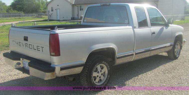 image for item 6950 1994 Chevrolet Silverado C1500 extended cab pickup truck