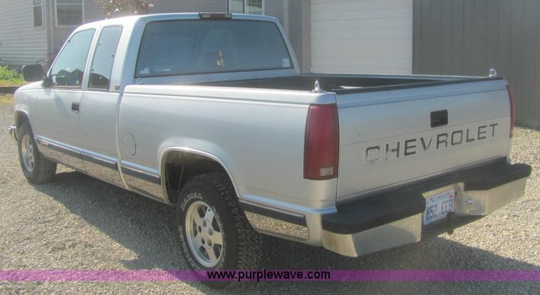 image for item 6950 1994 Chevrolet Silverado C1500 extended cab pickup truck