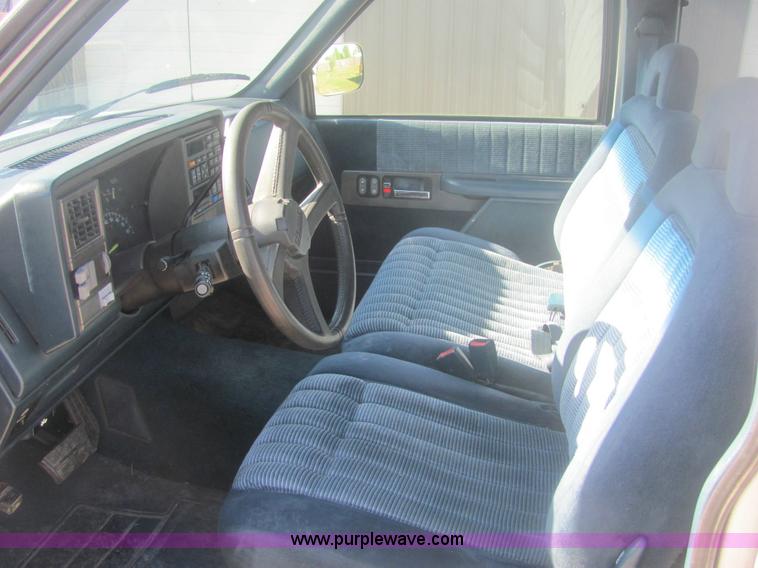 image for item 6950 1994 Chevrolet Silverado C1500 extended cab pickup truck