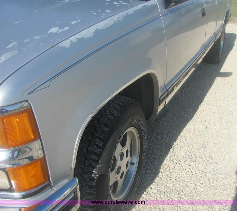 image for item 6950 1994 Chevrolet Silverado C1500 extended cab pickup truck