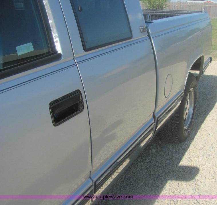 image for item 6950 1994 Chevrolet Silverado C1500 extended cab pickup truck