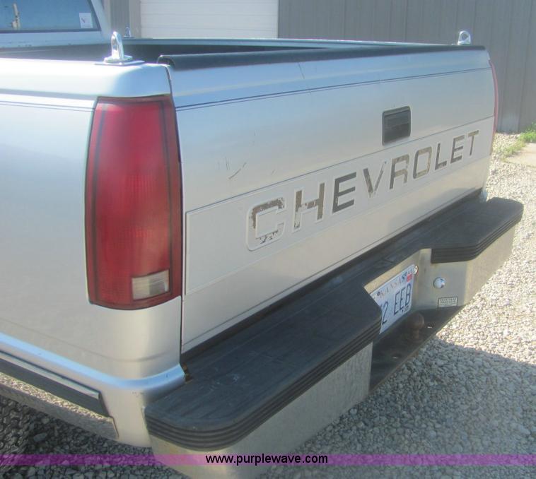 image for item 6950 1994 Chevrolet Silverado C1500 extended cab pickup truck