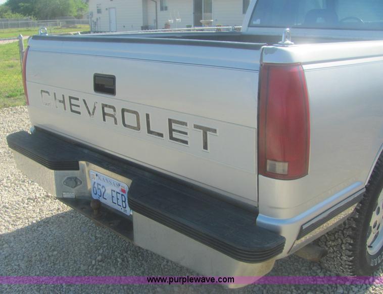 image for item 6950 1994 Chevrolet Silverado C1500 extended cab pickup truck