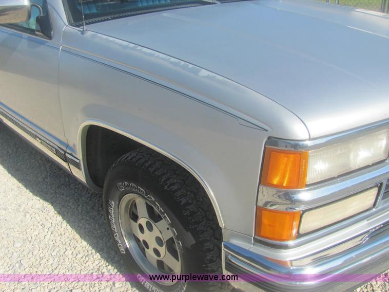 image for item 6950 1994 Chevrolet Silverado C1500 extended cab pickup truck