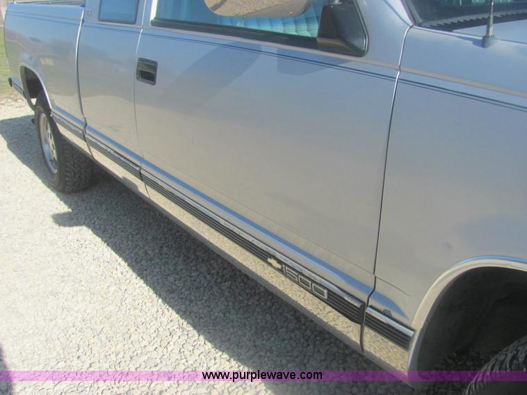 image for item 6950 1994 Chevrolet Silverado C1500 extended cab pickup truck