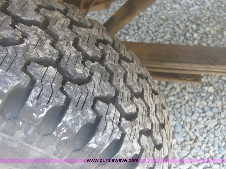 image for item 6950 1994 Chevrolet Silverado C1500 extended cab pickup truck