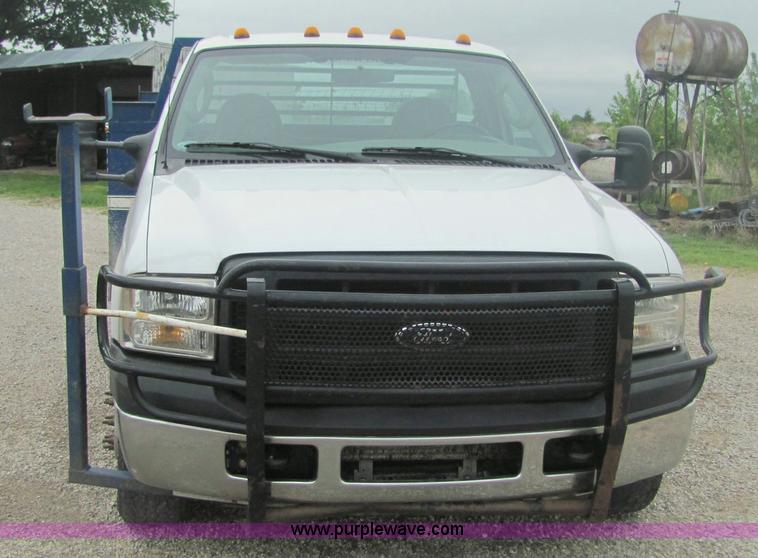 image for item 6954 2006 Ford F350 XL Super Duty pickup truck