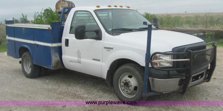 image for item 6954 2006 Ford F350 XL Super Duty pickup truck