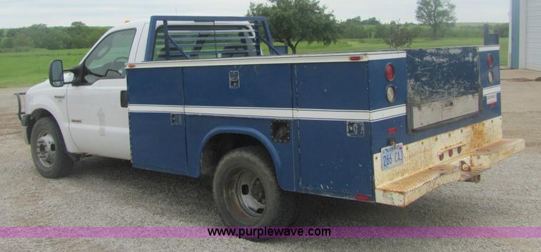 image for item 6954 2006 Ford F350 XL Super Duty pickup truck