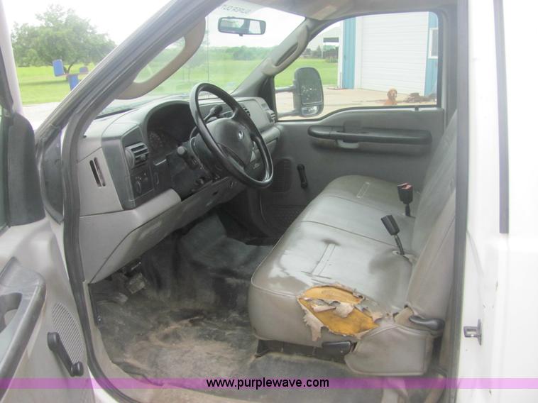 image for item 6954 2006 Ford F350 XL Super Duty pickup truck