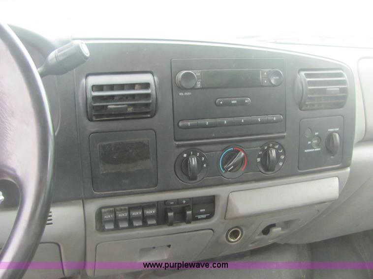 image for item 6954 2006 Ford F350 XL Super Duty pickup truck