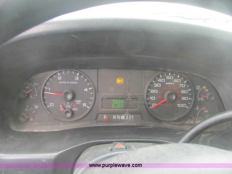 image for item 6954 2006 Ford F350 XL Super Duty pickup truck