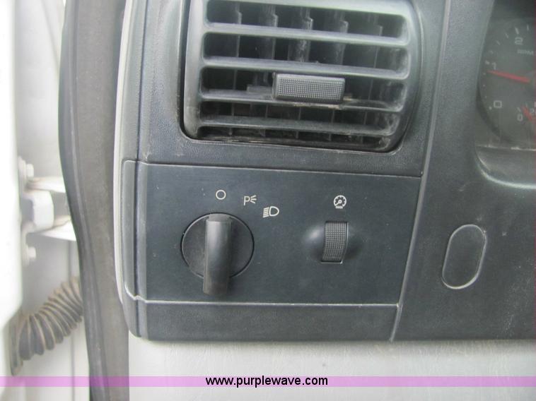 image for item 6954 2006 Ford F350 XL Super Duty pickup truck