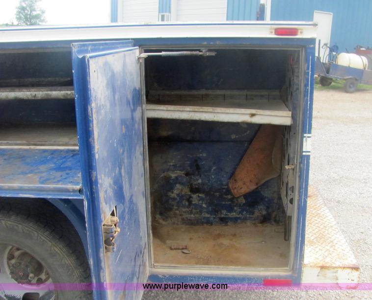 image for item 6954 2006 Ford F350 XL Super Duty pickup truck