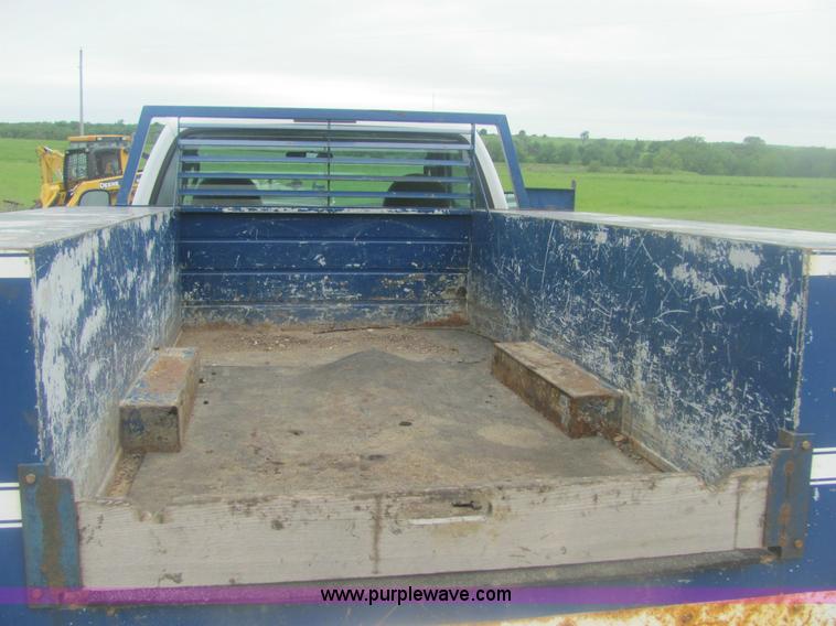 image for item 6954 2006 Ford F350 XL Super Duty pickup truck