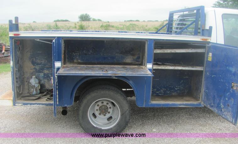 image for item 6954 2006 Ford F350 XL Super Duty pickup truck